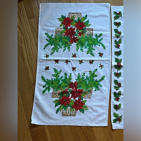 Unique Christmas tea towels. Christmas kitchen decor.  Vintage holiday linens - Picture 3 of 3